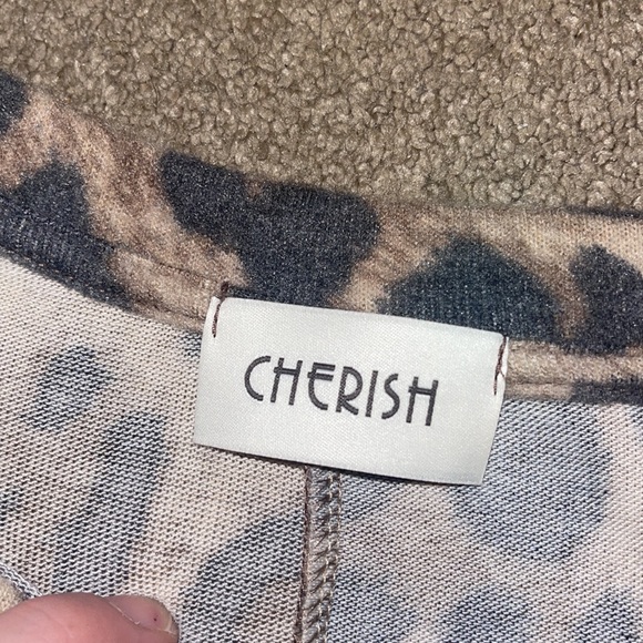 Oversized Leopard Top - Picture 2 of 5